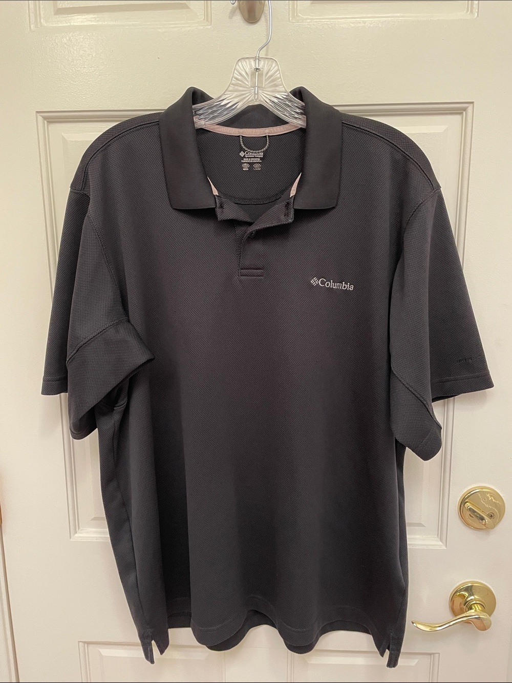 Men’s Columbia golf shirt size L